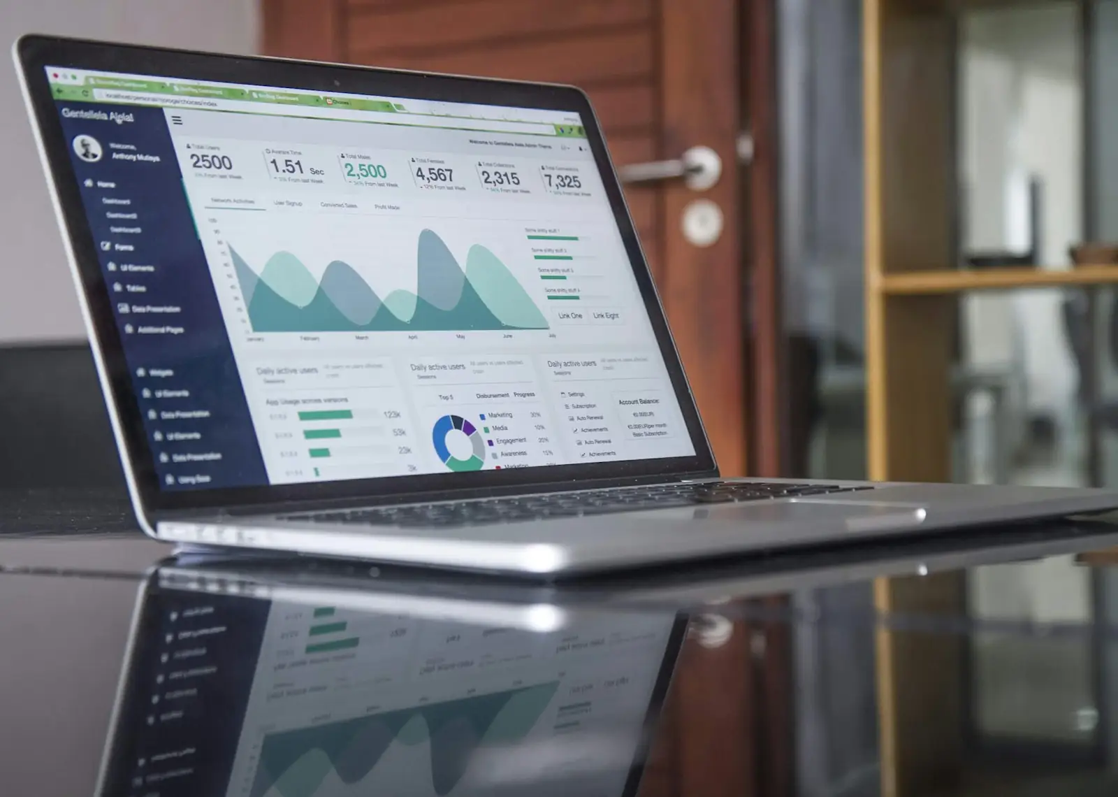 Illustrative photo of marketplace commerce work